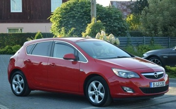 Opel Astra J Hatchback 5d 1.6 Turbo ECOTEC 180KM 2010 Opel Astra 1.6TB Automat Klima Sprowadzony Oplacony 1.6 Benzyna 180KM