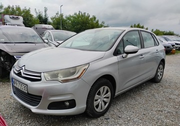 Citroen C4 I Hatchback Facelifting 1.6 HDI 92KM 2010 Citroen C4 2011r, 1.6 HDI. Lekko uszkodzony prawy bok. 1.6 Diesel 92KM, zdjęcie 1