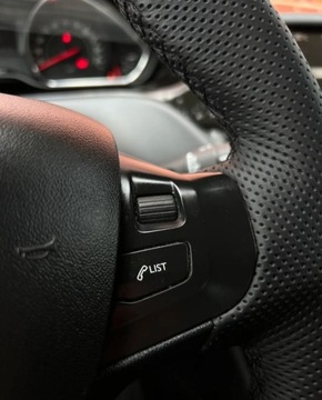 Peugeot 208 I Hatchback 3d 1.2 VTI 82KM 2013 Peugeot 208 Czujniki Kamera niski przebieg Gwarancja w cenie WarszawaVLAV, zdjęcie 26