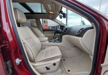 Jeep Grand Cherokee IV Terenowy Facelifting 2016 3.6 286KM 2019 Jeep Grand Cherokee Jeep Grand Cherokee OVERLAND Panorama Grzane i wenty, zdjęcie 28