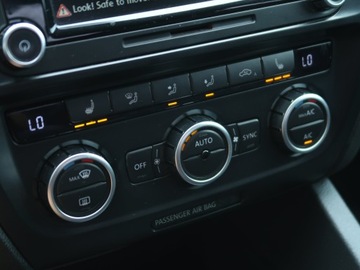 Volkswagen Jetta VI Sedan 1.4 TSI 122KM 2014 VW Jetta 1.4 TSI, Salon Polska, Klima, zdjęcie 14