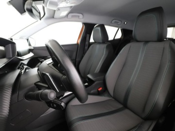 Peugeot 2008 II SUV 1.2 PureTech 130KM 2021 Peugeot 2008 automat full LED virtual cocpit klima, zdjęcie 12