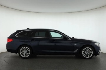BMW Seria 5 F10-F11 Touring Facelifting 520d 190KM 2017 BMW 5 520d xDrive, Salon Polska, 187 KM, 4X4, zdjęcie 5