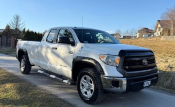 Toyota Tundra II 2014 Toyota Tundra Toyota Tundra 5.7 4x4 Double Cab SR5 5.7 Benzyna 381KM, zdjęcie 1