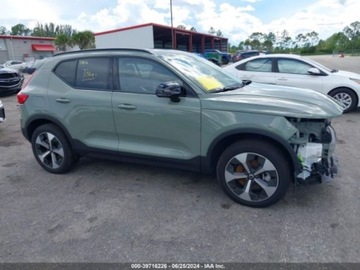Volvo XC40 2024 Volvo XC 40 2024r, B5, Plus Dark, 2.0L, 4x4 2.0 Benzyna 247KM, zdjęcie 4