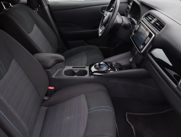 Nissan Leaf II Hatchback Elektryczny 40kWh 150KM 2022 Nissan Leaf 40 kWh, SoH 90%, Salon Polska, zdjęcie 8