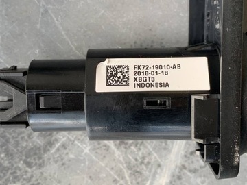 HNÍZDO USB JAGUAR F-PACE X761 HK83-045B49-AB