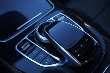 Mercedes Klasa E W213 Limuzyna 2.0 220d 194KM 2016 Mercedes-Benz Klasa E Panorama Skora HeadUp AMG InteriorExterior Tempo, zdjęcie 13