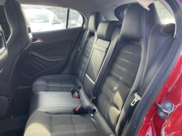 Mercedes GLA I Off-Roader Facelifting 2.1 200d 136KM 2018 Mercedes GLA 200 Automat 4Matic Podgrzewane Skóra, zdjęcie 14