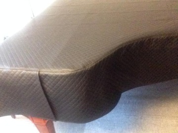 Чехол для фортепиано из стеганой эко-кожи.