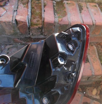 AUDI A4 B9 8W FACELIFT SEDAN - SVĚTLO LEVÝ ZADNÍ LED 2020+