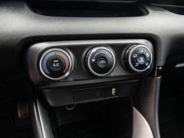 Toyota Yaris IV Hatchback 1.0 VVT-i 72KM 2022 TOYOTA Yaris 1.0 Comfort Hatchback 72KM 2022, zdjęcie 16