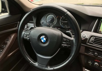 BMW Seria 5 F10-F11 Touring Facelifting 530d 258KM 2016 BMW Seria 5 BMW Seria 5 530d xDrive Luxury Line 3.0 Diesel 258KM, zdjęcie 22