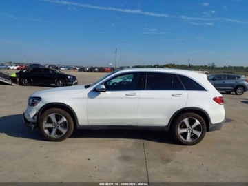 Mercedes GLC C253 2021 Mercedes-Benz GLC 300 Suv 2021 2.0l 2.0 Benzyna 255KM, zdjęcie 2