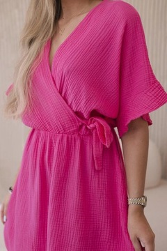Różowa taliowana muślinowa sukienka
