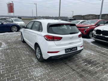 Hyundai i30 III Hatchback Facelifting 1.5 DPI 110KM 2022 Hyundai i30 1.5l Klimatyzacja czujniki park., zdjęcie 3