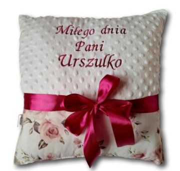 Подушка для бабушки, прабабушки с индивидуальными пожеланиями на день рождения и цветами.