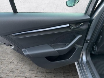 Skoda Octavia IV Liftback 1.5 TSI EVO 150KM 2023 Skoda Octavia IV 1.5 TSI / 150 KM Sportline DSG Sa, zdjęcie 32