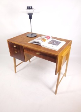 Стол 1960-х годов.
