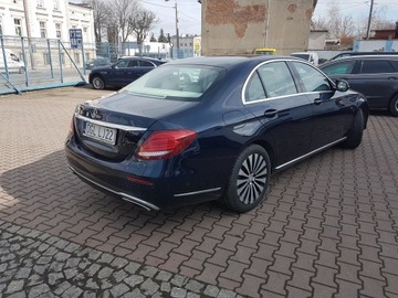 Mercedes Klasa E W213 Limuzyna 2.0 200 211KM 2017 Mercedes E 350 E PLUG-IN HYBRID AUT 2017Rok, zdjęcie 4