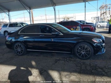 Mercedes Klasa C W205 2019 Mercedes-Benz Klasa C 2019 Mercedes-Benz C-Class C 300 Sedan 2.0 Benzyna, zdjęcie 5