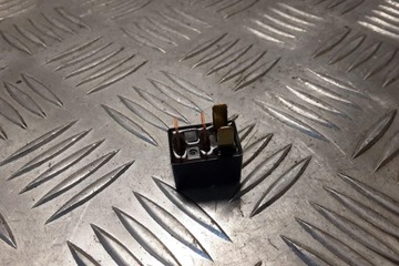 RELÉ MITSUBISHI OUTLANDER III (GG_W GF_W ZJ) 8627A030 2.0L 2019