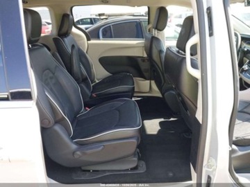 Chrysler Pacifica II 2023 Chrysler Pacifica Hybrid Limited 2023 3.6l 3.6 Hybryda 260KM, zdjęcie 12