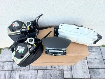 KOMPLET AIRBAG VOLKSWAGEN PASSAT B8 Z PÁSY