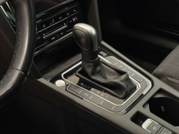 Volkswagen Passat B8 Variant Facelifting 2.0 TDI SCR 150KM 2020 Volkswagen Passat EVO Business Kamera cofania Asystent parkowania ACC, zdjęcie 7