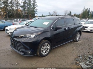 Toyota Sienna III 2022 Toyota Sienna Xle Woodland Edition 2022 2.5l 2.5 Hybryda 189KM, zdjęcie 1