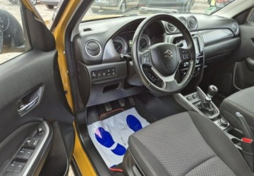 Suzuki Vitara III SUV Facelifting 1.4 BoosterJet 140KM 2019 Suzuki Vitara Lift 4x4 Bogata wersja 1.4 Benzyna 140KM, zdjęcie 13