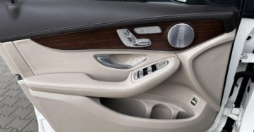 Mercedes GLC C253 SUV Facelifting 2.0 220d 194KM 2020 Mercedes-Benz GLC SalonPL 4Matic AMG Line Kamera360 Burmester CarPlay Andr, zdjęcie 9