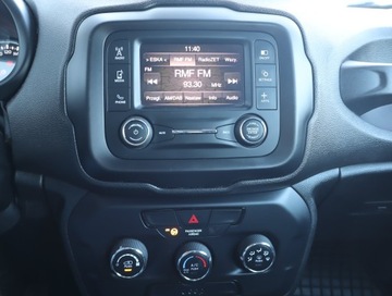 Jeep Renegade SUV 1.6 E-TorQ 110KM 2018 Jeep Renegade 1.6 E-torQ, Salon Polska, zdjęcie 11