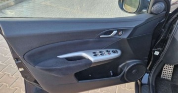 Honda Civic VIII Hatchback 3d 2.2 i-CTDi 140KM 2007 Honda Civic Honda Civic 2.2i-CTDi DPF Executive 2.2 Diesel 140KM, zdjęcie 9