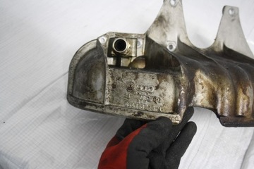 VW NEW BEETLE 2.0 8V КРЫШКА КОЛЛЕКТОРА 06A133228B