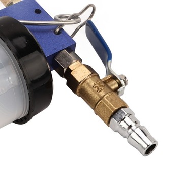 ИНСТРУМЕНТ ДЛЯ ЗАМЕНЫ ТОРМОЗНОЙ ЖИДКОСТИ В АВТОМОБИЛЬНОМ МОТОЦИКЛЕ