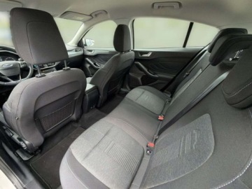 Ford Focus IV Hatchback 1.0 EcoBoost 125KM 2019 Ford Focus reflektory LED podgrzewane fotele kierownica kamera, zdjęcie 30