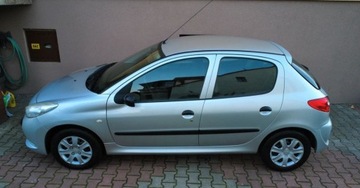 Peugeot 206 Hatchback 5d + 1.4 75KM 2010 Peugeot 206 plus Peugeot 206 plus 206 1.4 Presence 1.4 Benzyna 75KM, zdjęcie 1