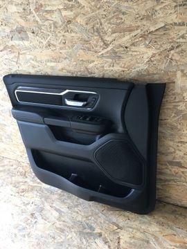 DODGE RAM V 19< TAPICERKA BOCZEK DRZWI KLAMKA