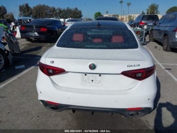 Alfa Romeo Giulia II Sedan Facelifting 2.0 Turbo 280KM 2023 Alfa Romeo Giulia Veloce, 2023r., 2.0L, zdjęcie 5