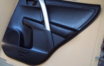 TAPICERKA DRZWI PRAWY TYŁ TOYOTA RAV4 2012-