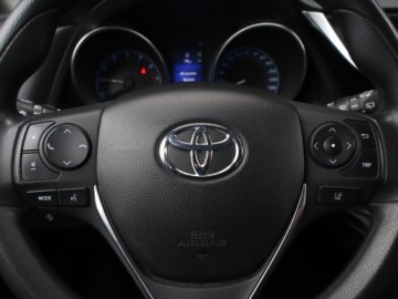 Toyota Auris II Touring Sports Facelifting 1.33 Dual VVT-i 99KM 2018 Toyota Auris 1.3 Dual VVT-i, Salon Polska, zdjęcie 12