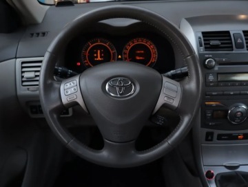 Toyota Corolla X Sedan 2.0 D-4D 126KM 2008 Toyota Corolla 2.0 D-4D, Salon Polska, Serwis ASO, zdjęcie 16