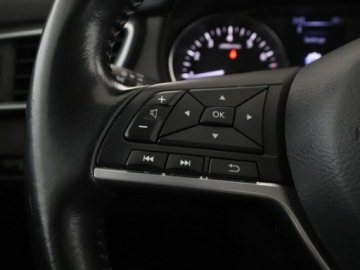 Nissan Qashqai II Crossover 1.6 DIG-T 163KM 2017 Nissan Qashqai klima auto grzane fotele czujniki, zdjęcie 27