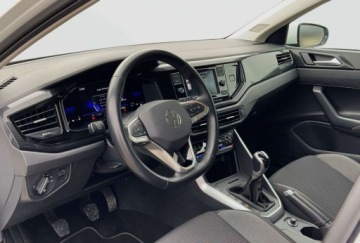 Volkswagen Polo VI Hatchback 5d Facelifting 1.0 MPI 80KM 2022 Volkswagen Polo 1.0MPI 80KM Life SerwisASO Led Virtual App-Connect Clima F, zdjęcie 13