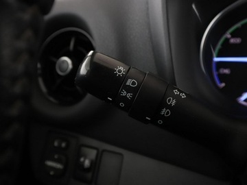 Toyota Yaris III Hatchback 5d Facelifting 2017 1.5 Hybrid 100KM 2018 Toyota Yaris hybryda automat kamera klima-auto., zdjęcie 30