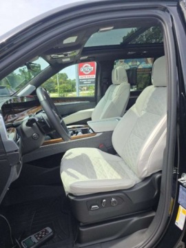 Cadillac Escalade III 2025 Cadillac Escalade 2025r., Sport Platinum, 6.2L, 4x4 6.2 Benzyna 420KM, zdjęcie 7