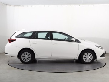 Toyota Auris II Touring Sports Facelifting 1.6 Valvematic 132KM 2018 Toyota Auris 1.6 Valvematic, Salon Polska, zdjęcie 5