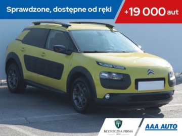 Citroen C4 Cactus Crossover 1.2 PureTech 82KM 2016 Citroen C4 Cactus 1.2 PureTech, Salon Polska