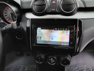 Suzuki Swift VI 2020 Suzuki Swift ALL GRIP Navi Sensor Elektryka PDC LED Kamera 1.2 Hybryda 83KM, zdjęcie 15